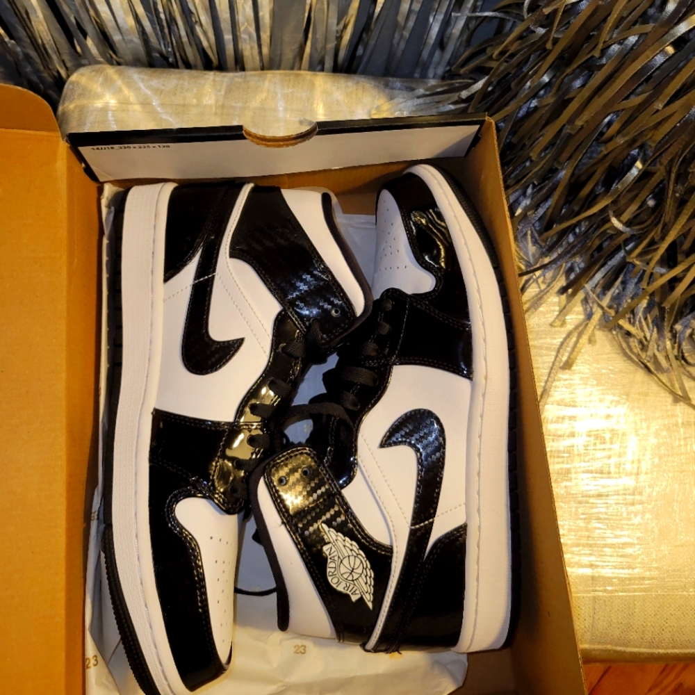 Air Jordan Mid 1
